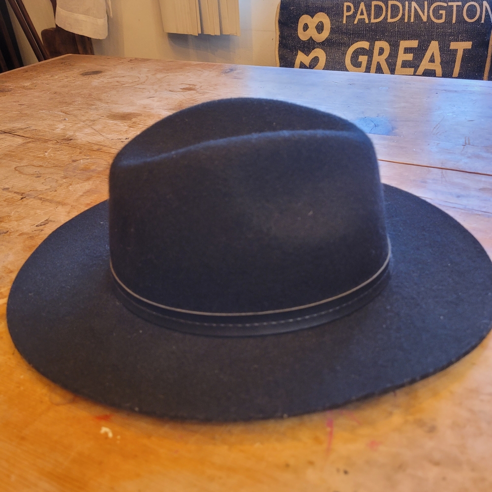 Ecote Classic Black Hat